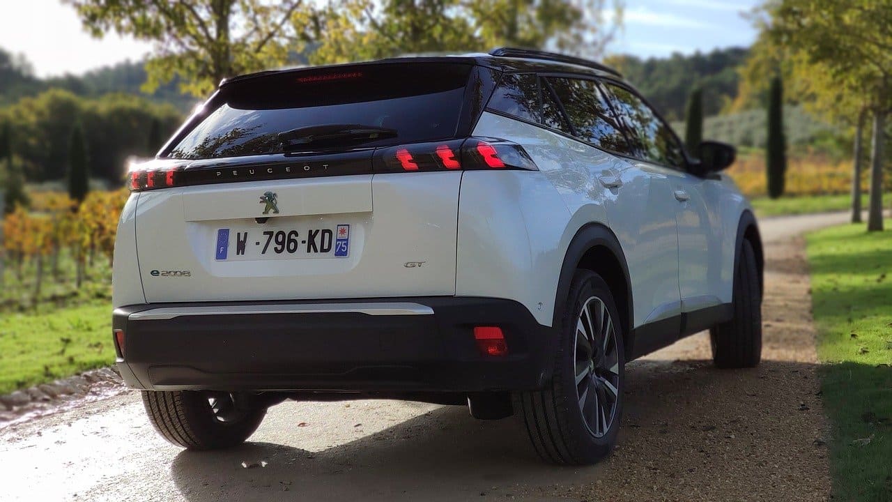 assicurazione peugeot 2008